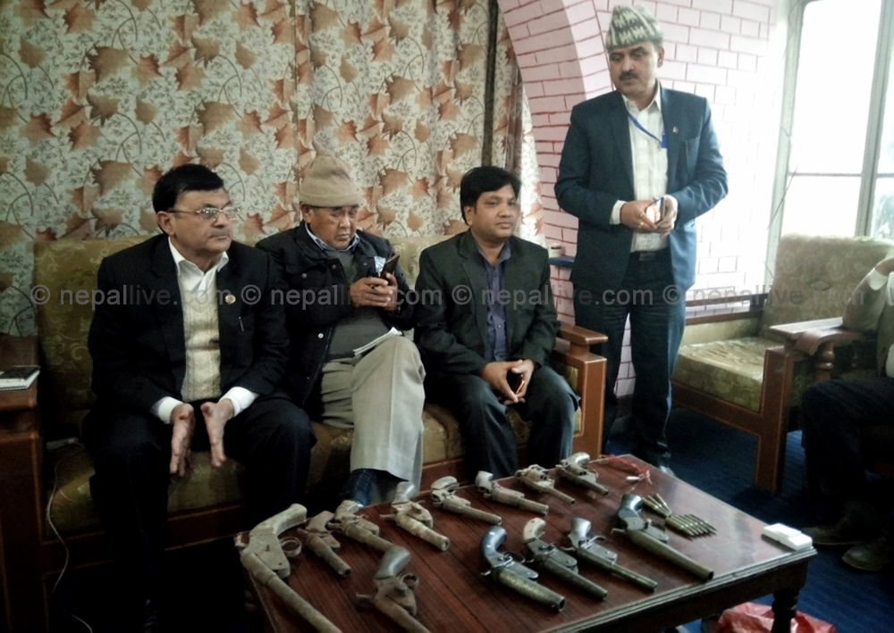 गोइत समूहका ११ केन्द्रीय सदस्यले बुझाए हतियार
