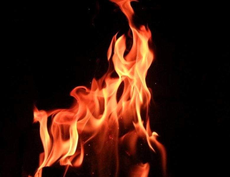 मेडिकल र किराना पसलमा आगलागी, एक कराेड बराबरकाे क्षति