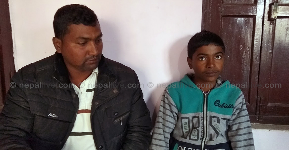 शौचालय सफा गर्न लगाएर विद्यार्थीलाई दिए शिक्षकले  सजाय