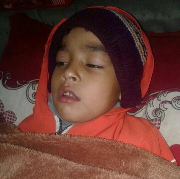 क्यान्सर पीडित बालकलाई सहयाेगकाे याचना