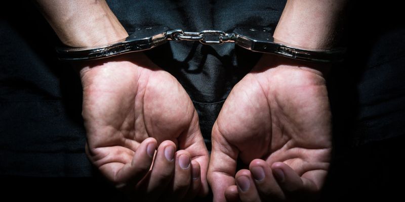 स्रोत नखुलेको नेपाली रुपैयाँ र चिनियाँ युआनसहित काठमाडौंबाट दुई पक्राउ