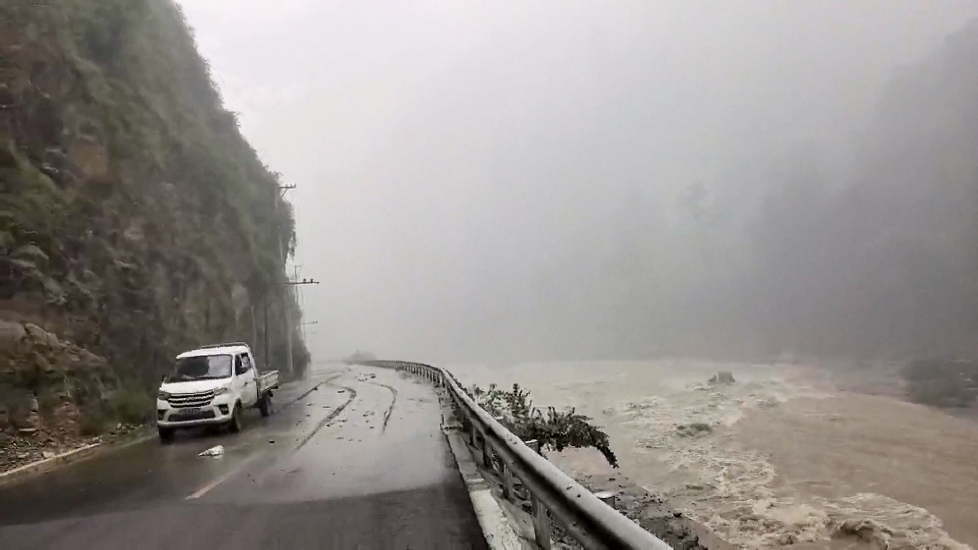 flood-chaina-(13)-1787755122.jpg