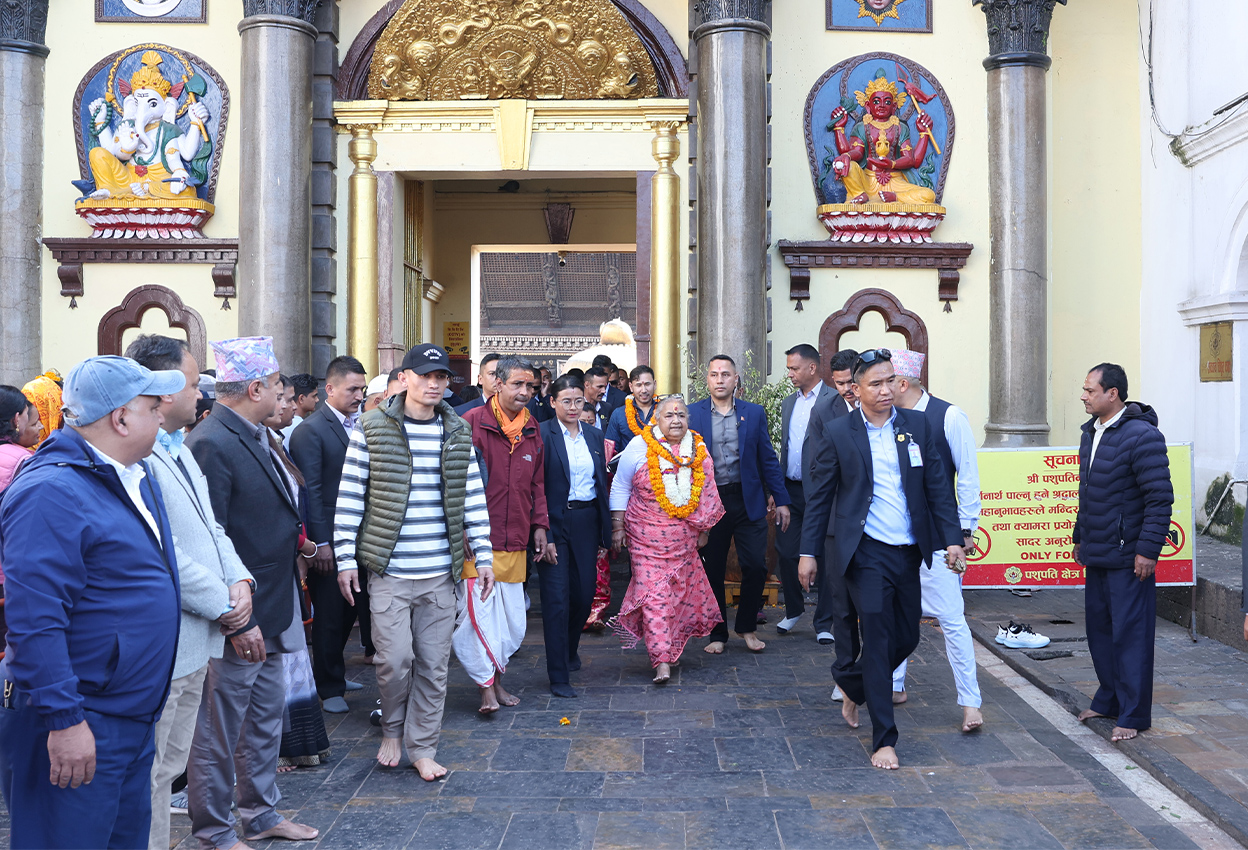 pm-sushila-karki-at-pashupatinath-tample-1234dgh-1762761646.jpg